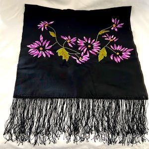 Embroidered Floral Wrap / Vintage / Host Pick
